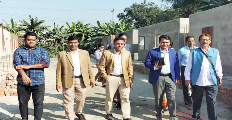 আশ্রয়ণ প্রকল্পের ঘর পরিদর্শন।