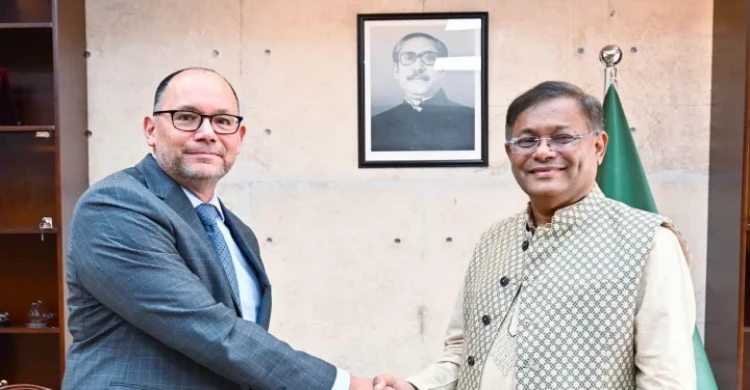 পররাষ্ট্রমন্ত্রী ড. হাছান মাহমুদের সঙ্গে সৌজন্য সাক্ষাৎ করেন মার্কিন রাষ্ট্রদূত পিটার হাস। ছবি: সংগৃহীত
