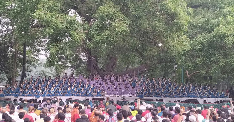 রমনার বটমূলে চলছে বর্ষবরণে ছায়ানটের বর্ণিল আয়োজন